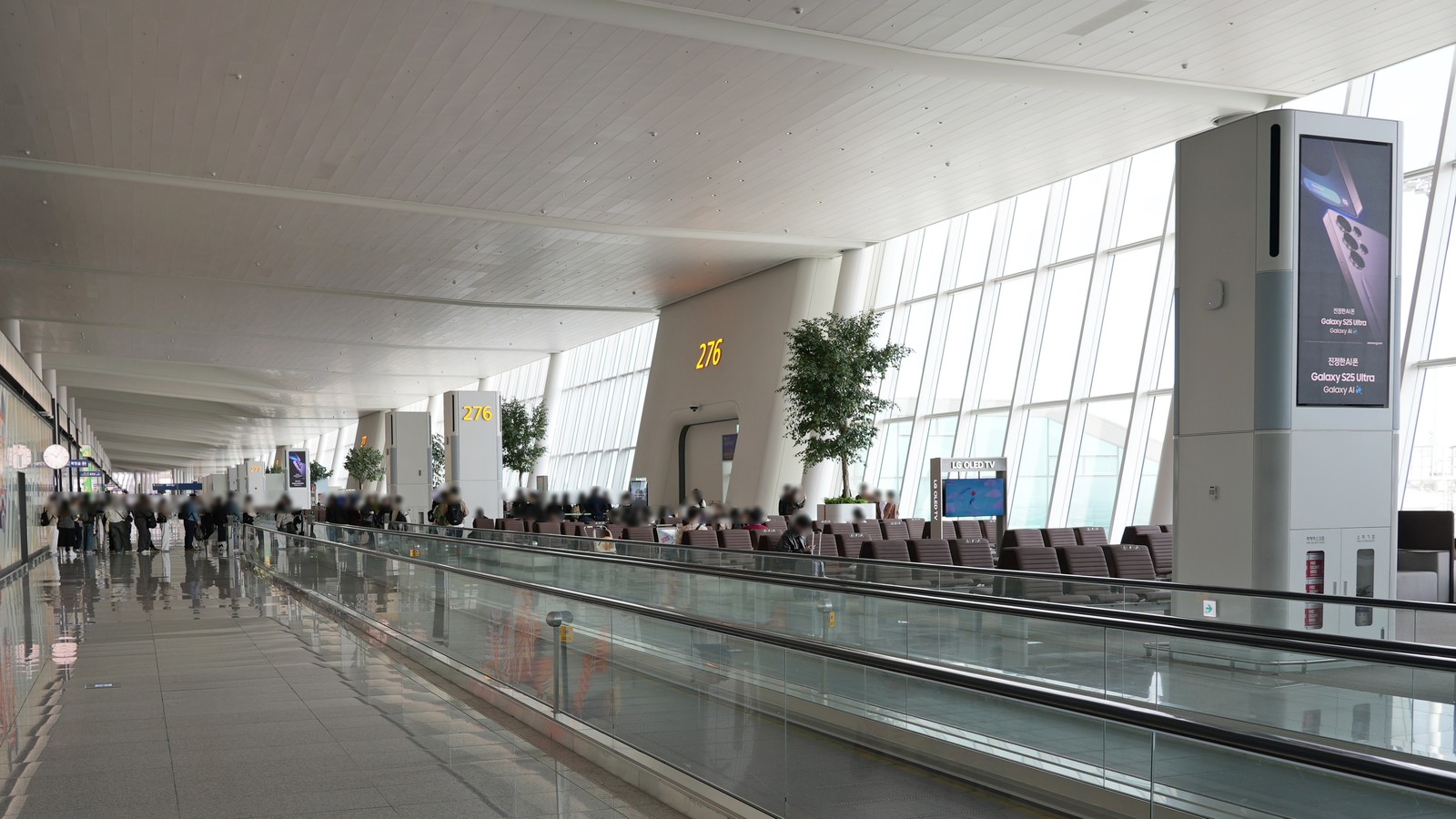 인천공항 T2 Media Pole 이미지