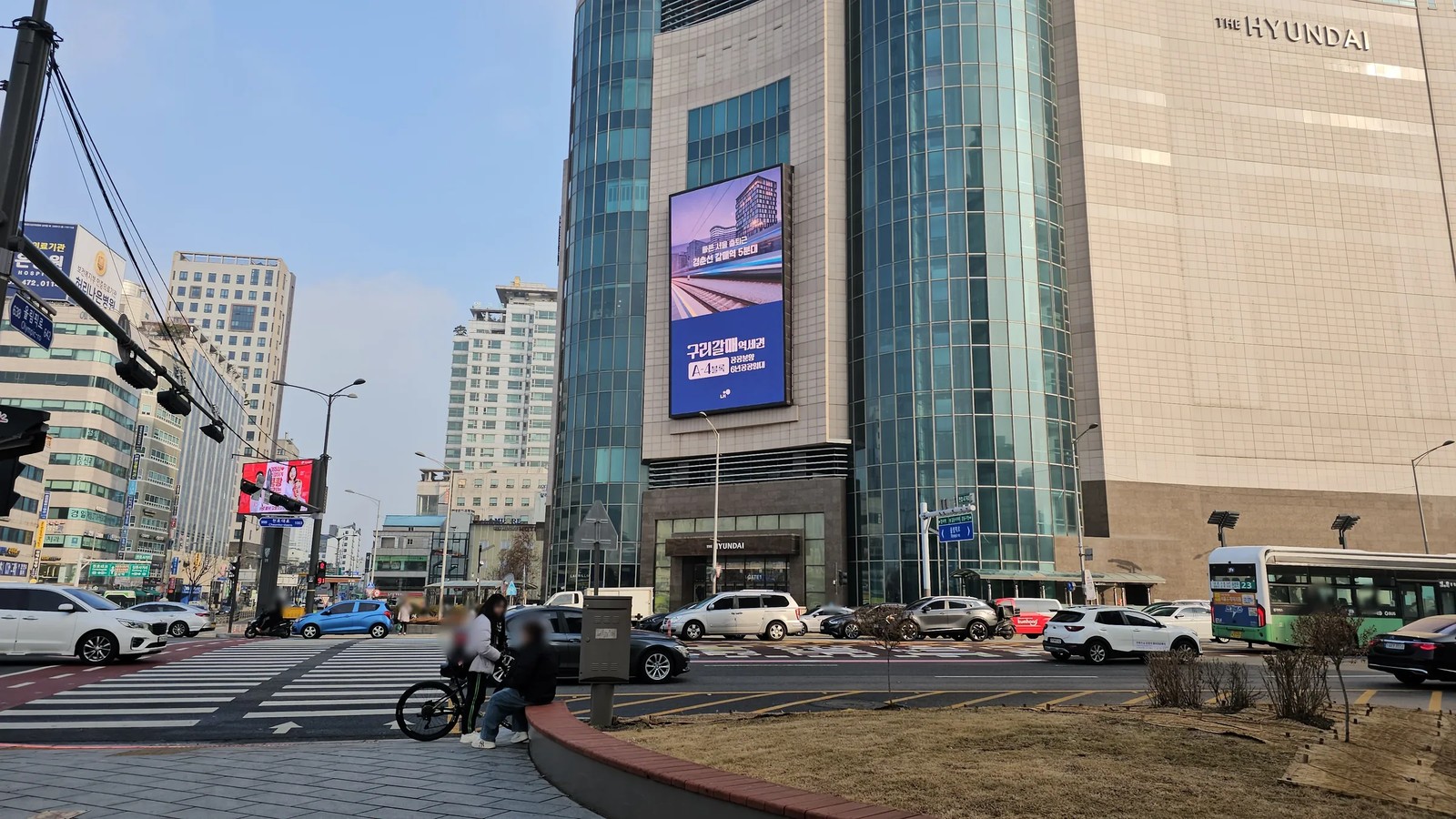 현대백화점 천호점 전광판