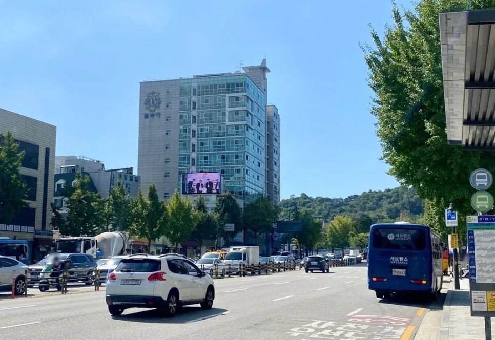 종로 큐브빌딩 전광판