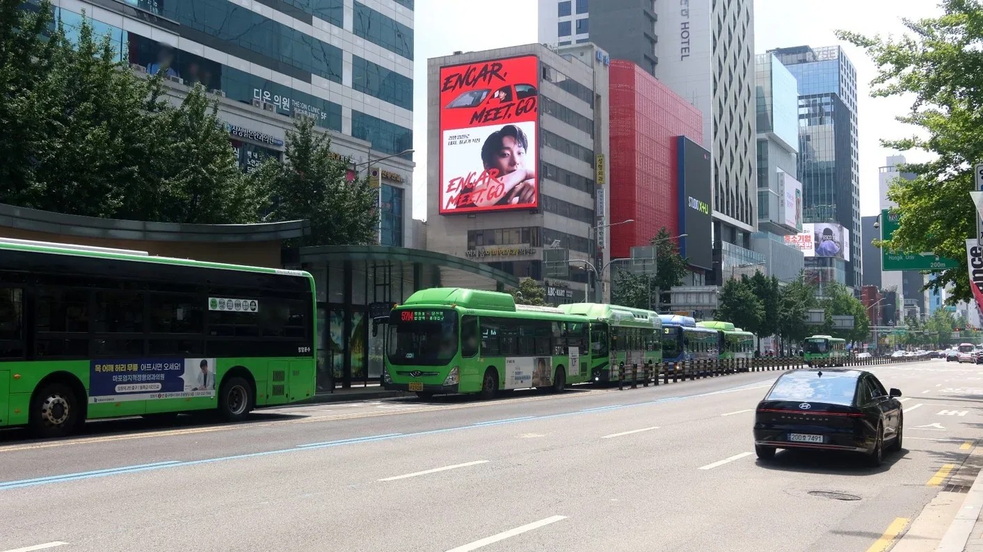홍대 나인 전광판 이미지