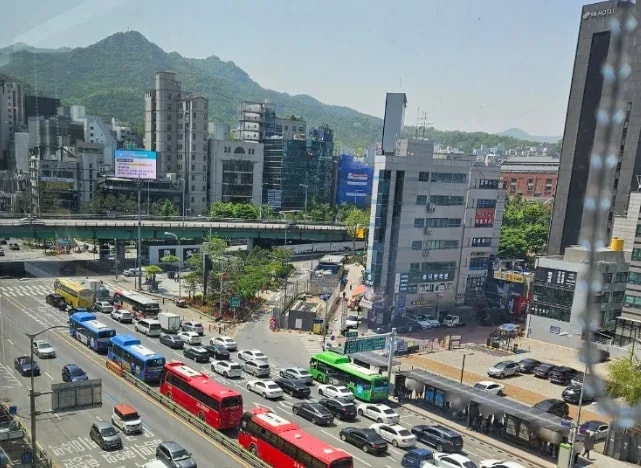 사당역 삼진빌딩 전광판